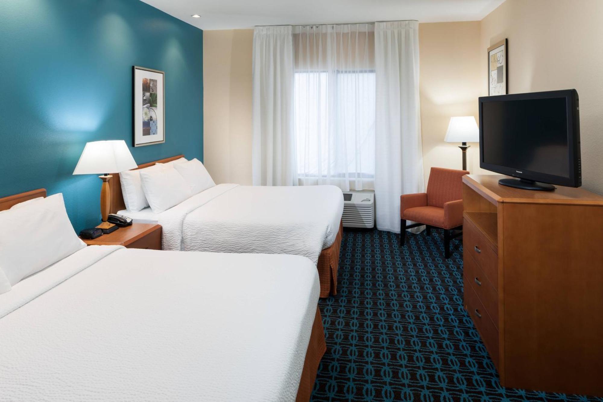 Отель Fairfield By Marriott Растон Экстерьер фото