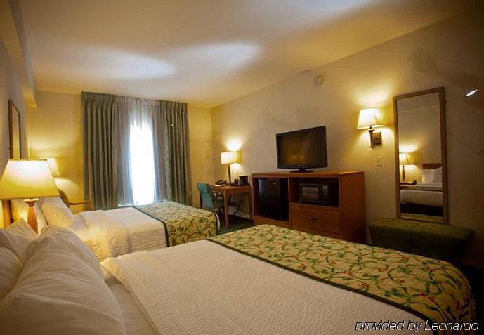 Отель Fairfield By Marriott Растон Экстерьер фото