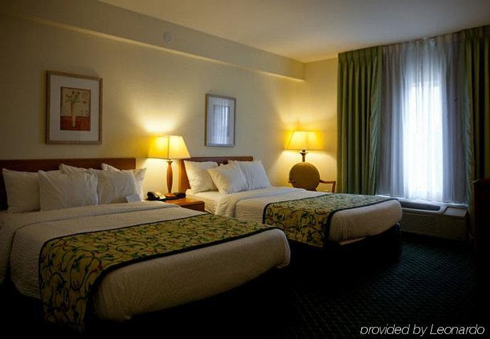 Отель Fairfield By Marriott Растон Экстерьер фото