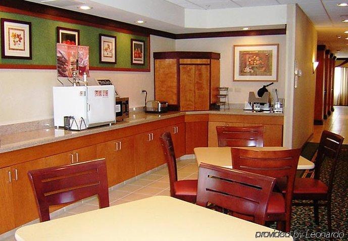 Отель Fairfield By Marriott Растон Экстерьер фото